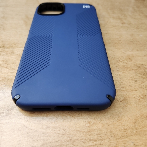 Speck Presidio2 Grip with MagSafe Blue Case - iPhone 14 Plus/ iphone 6.7 (2022) - Picture 8 of 8